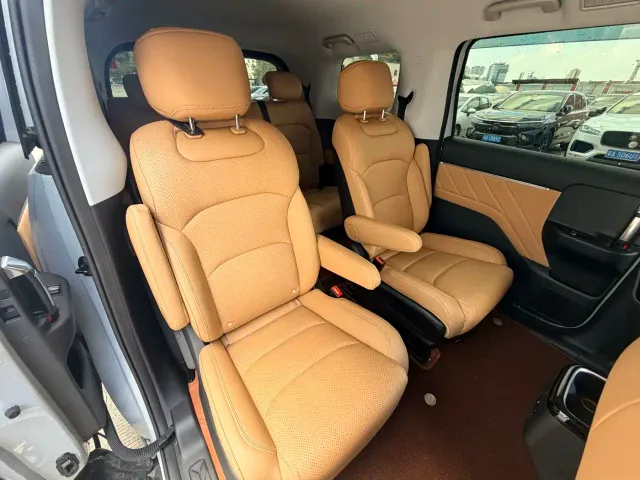 Wuling Starlight 730 — Фото автомобиля 12
