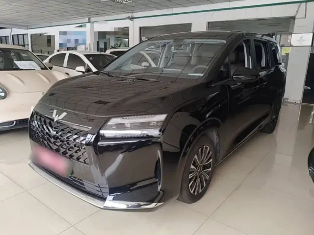 Фотография автомобиля — Wuling Starlight 730