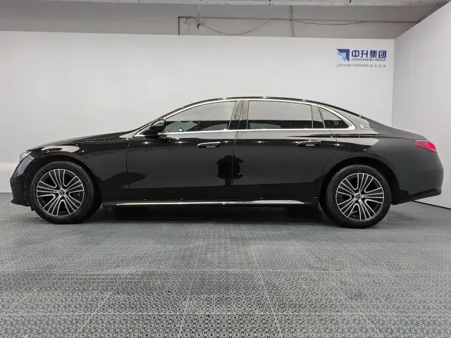 Mercedes-Benz E-Class — Фото автомобиля 7
