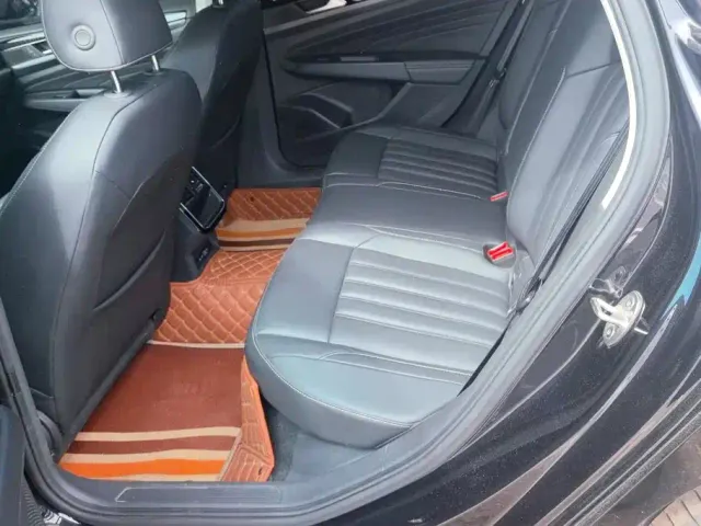Volkswagen Passat — Фото автомобиля 10