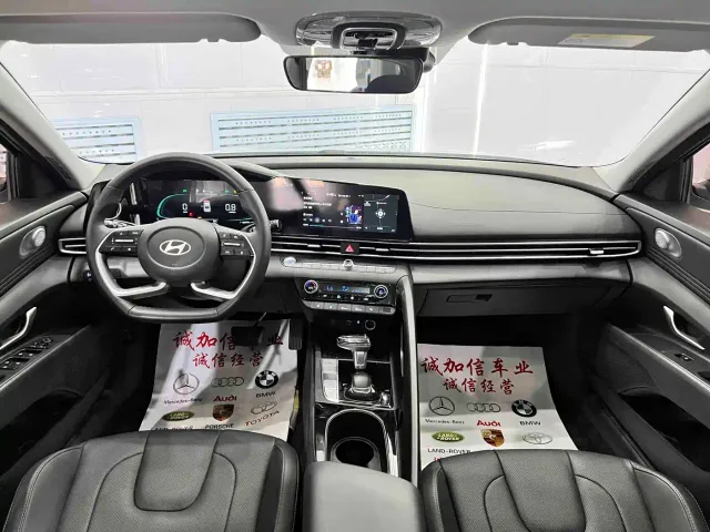 Hyundai Elantra — Фото автомобиля 13