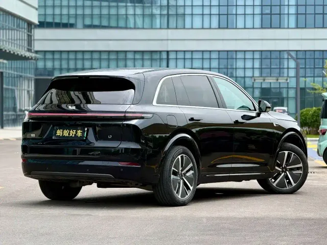 Li Auto L7 — Фото автомобиля 4