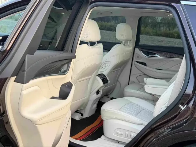 Buick Enclave — Фото автомобиля 8