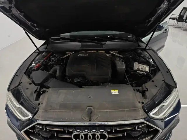 Audi A7L — Фото автомобиля 9