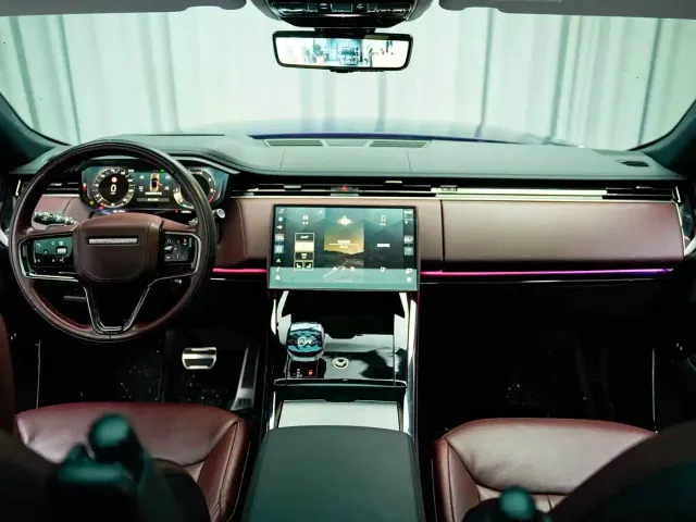 Land Rover Range Rover Sport — Фото автомобиля 11