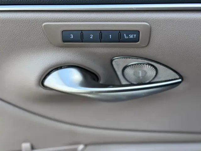 Lexus ES — Фото автомобиля 8