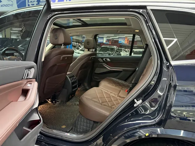 BMW X5 — Фото автомобиля 11