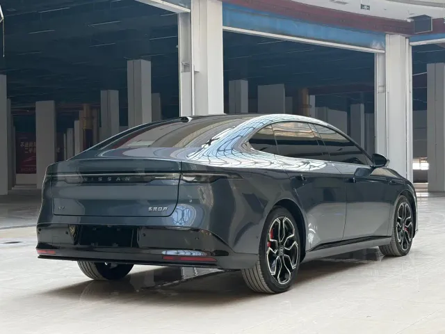 Nissan N7 — Фото автомобиля 15