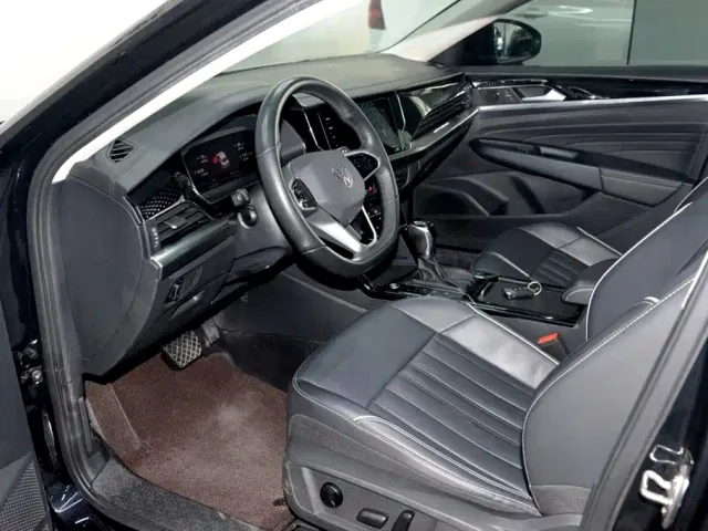 Volkswagen Passat — Фото автомобиля 9