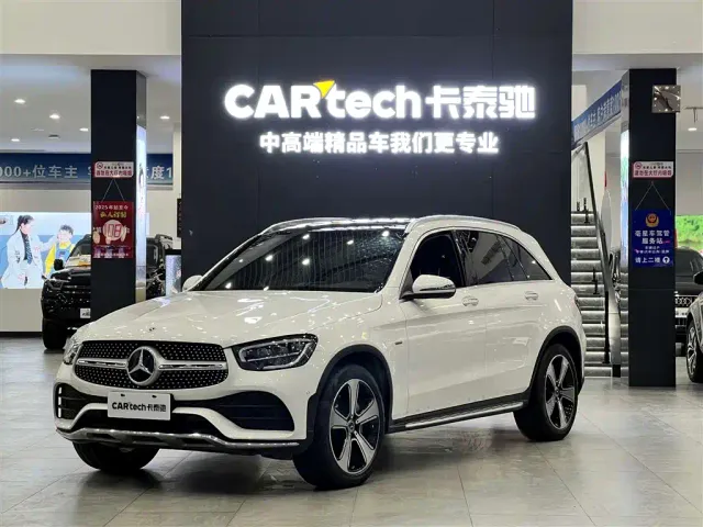 Фотография автомобиля — Mercedes-Benz GLC-Class