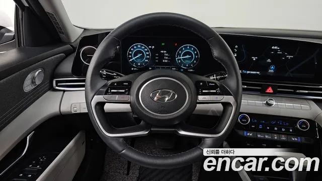 Hyundai Avante CN7 — Фото автомобиля 13