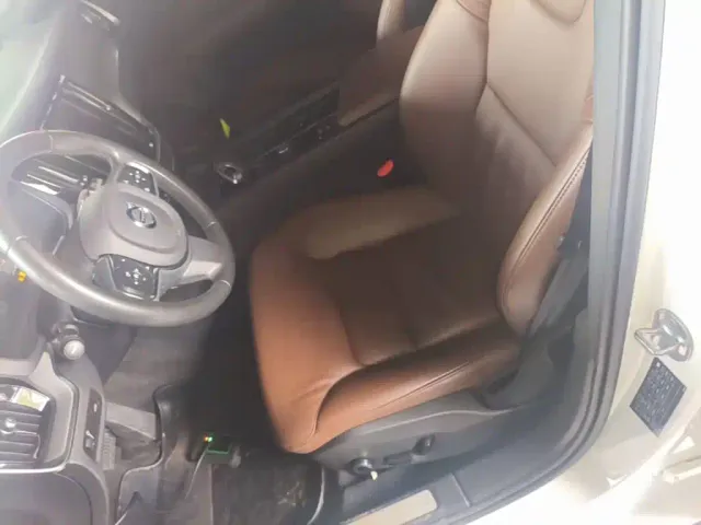 Volvo S60 — Фото автомобиля 14