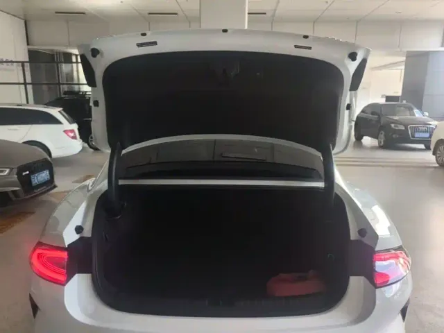Xiaomi SU7 — Фото автомобиля 18
