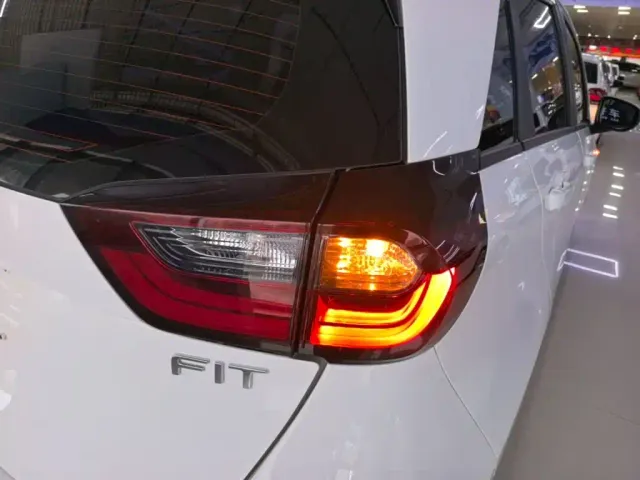 Honda Fit — Фото автомобиля 7