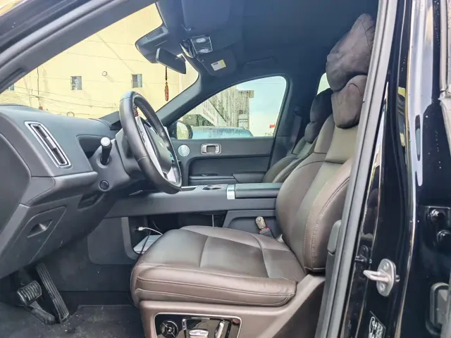 Li Auto L8 — Фото автомобиля 6