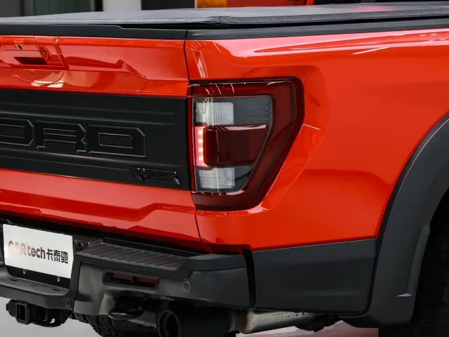 Ford F-150 Raptor — Фото автомобиля 9