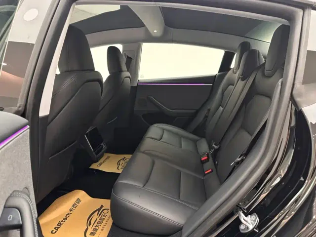 Tesla Model 3 — Фото автомобиля 9