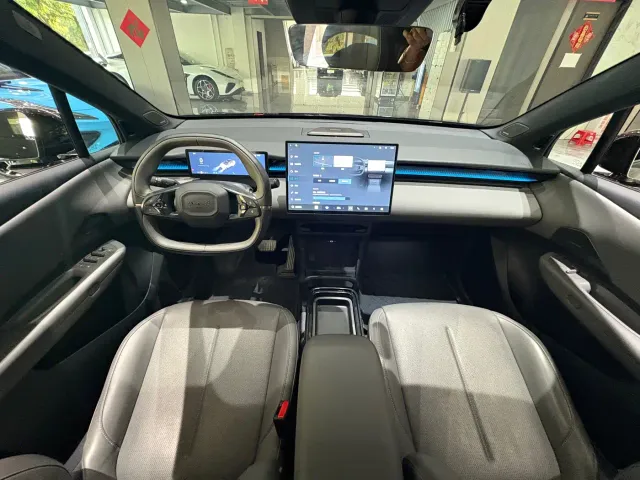 Lynk & Co Z20 — Фото автомобиля 16