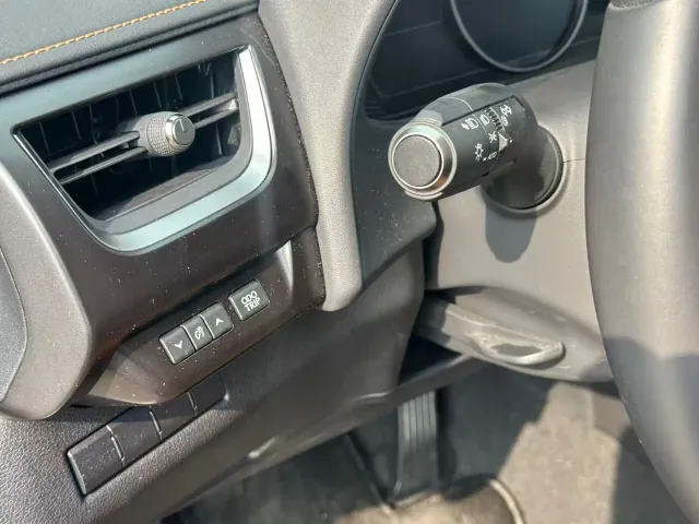 Lexus UX — Фото автомобиля 12