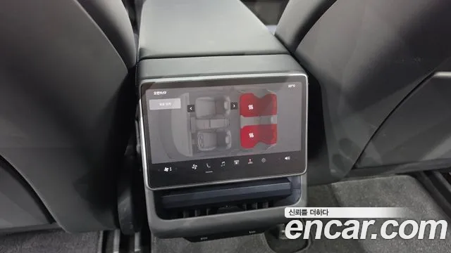 Tesla Model 3 — Фото автомобиля 8