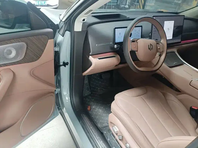 Leapmotor C11 — Фото автомобиля 15