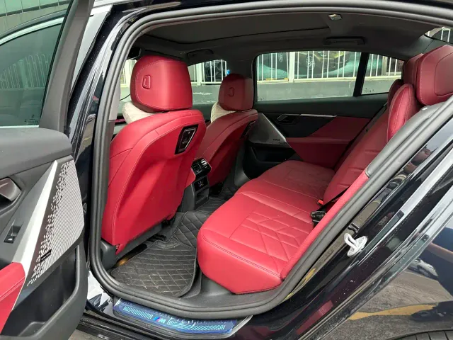 BMW 5 Series — Фото автомобиля 9