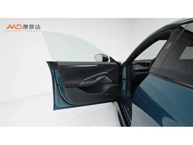Xiaomi SU7 Ultra — Фото автомобиля 10