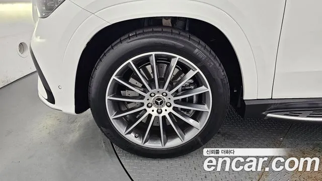 Mercedes-Benz GLE-Class — Фото автомобиля 4