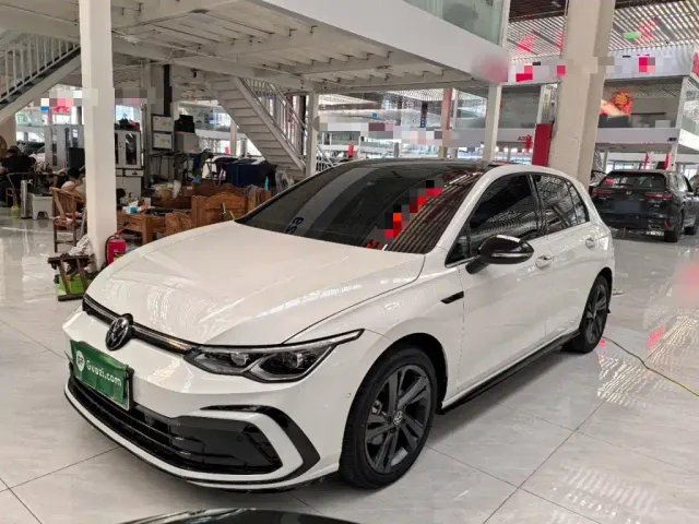 Фотография автомобиля — Volkswagen Golf