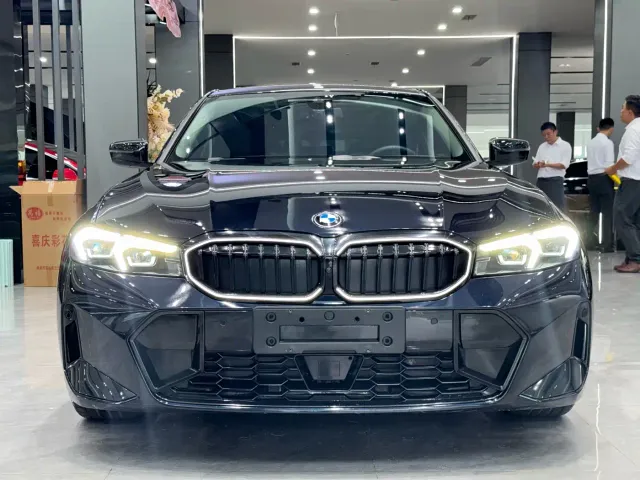 BMW 3 Series — Фото автомобиля 2
