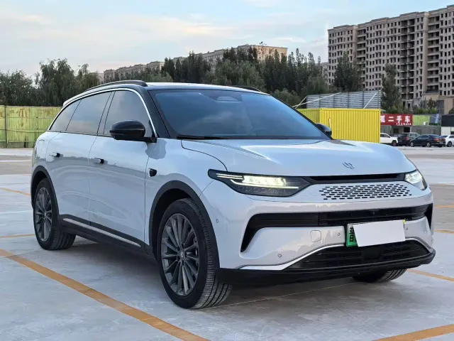 Leapmotor C11 — Фото автомобиля 3