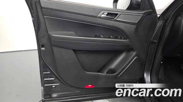 KG_Mobility_Ssangyong Rexton Новый Rexton Sport Khan Дизель 2.2 4WD — Фото автомобиля 21