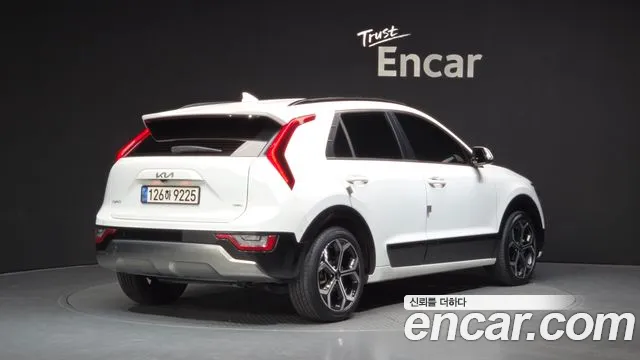 Kia Niro The All New Niro Signature — Фото автомобиля 2