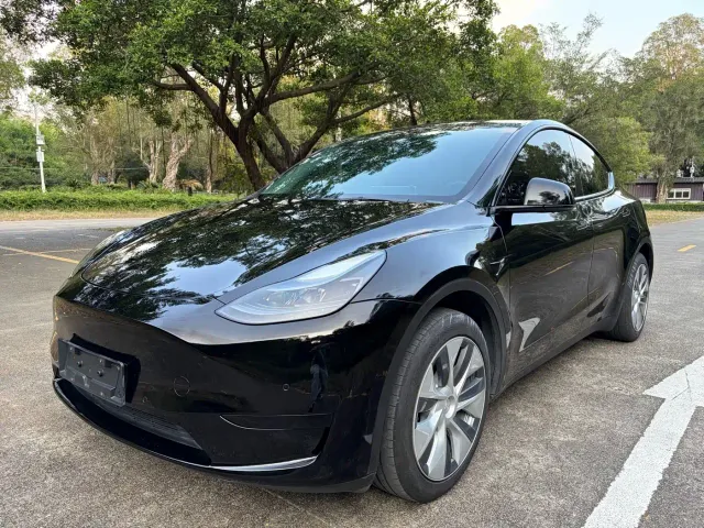 Фотография автомобиля — Tesla Model Y