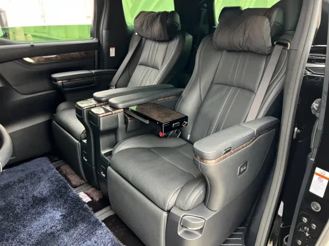Toyota Vellfire — Фото автомобиля 15