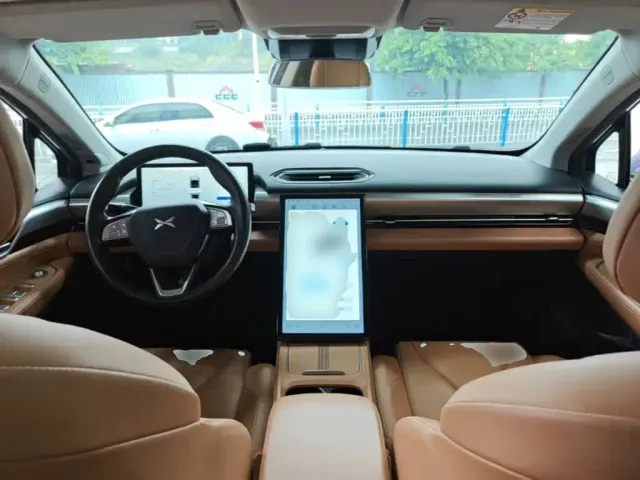Xpeng P5 — Фото автомобиля 5