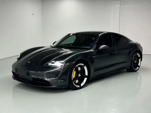 Фотография автомобиля — Porsche Taycan