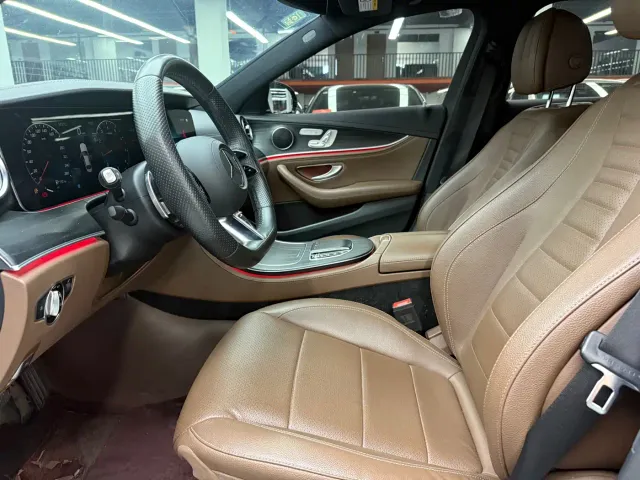 Mercedes-Benz E-Class — Фото автомобиля 8