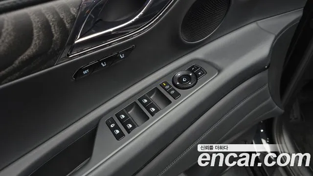 Genesis GV80 — Фото автомобиля 14