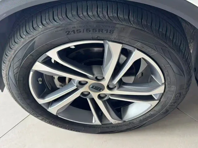 Geely Binyue — Фото автомобиля 3