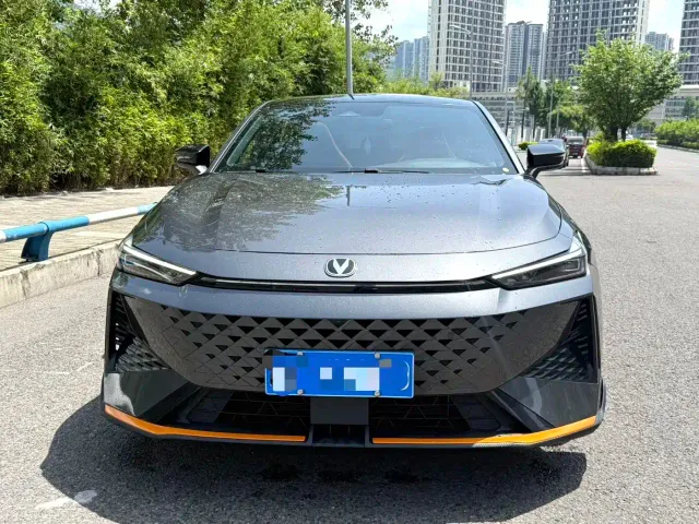 Changan UNI-V — Фото автомобиля 2