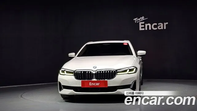 BMW 5 Series G30 — Фото автомобиля 3