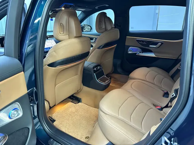 Mercedes-Benz E-Class — Фото автомобиля 16
