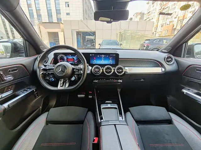 Mercedes-Benz GLB AMG — Фото автомобиля 10
