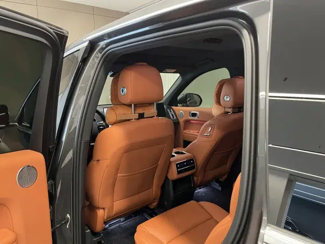 Li Auto L8 — Фото автомобиля 27