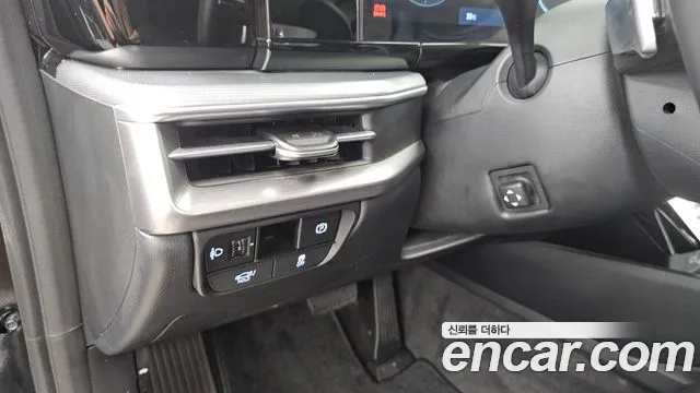 Hyundai Grandeur Grandeur (GN7) 2.5 Бензин 2WD — Фото автомобиля 17