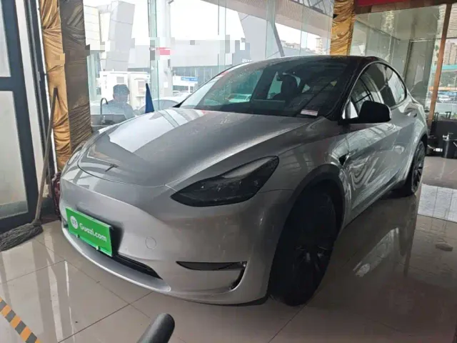 Фотография автомобиля — Tesla Model Y