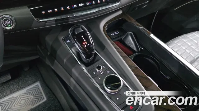 Cadillac Escalade 5th Gen — Фото автомобиля 12
