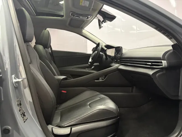 Hyundai Elantra — Фото автомобиля 15
