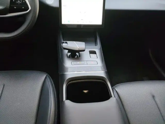 Changan Lamore — Фото автомобиля 16